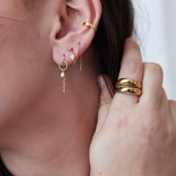 Linking Ear Threads