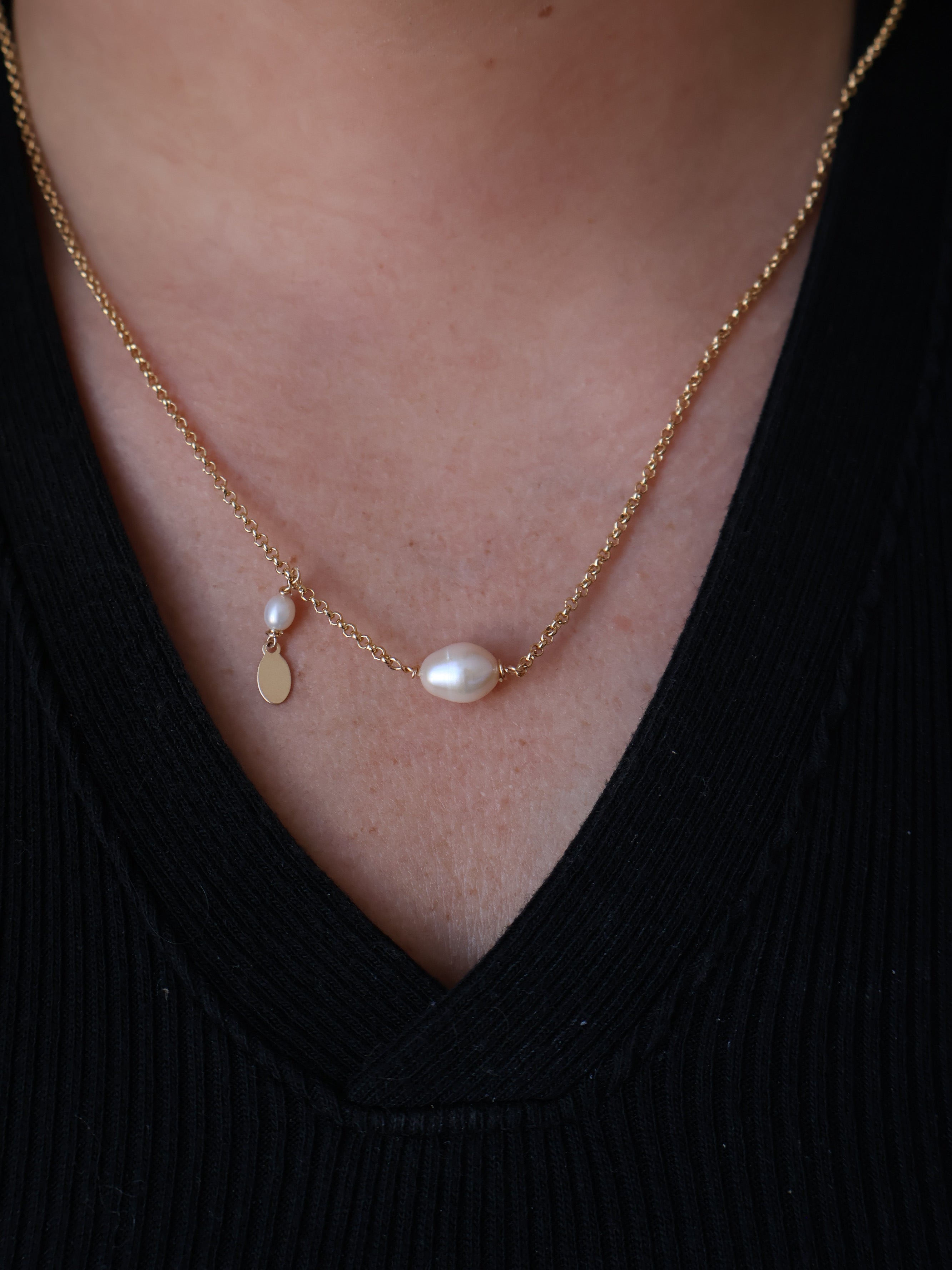Gem Dangling Necklace