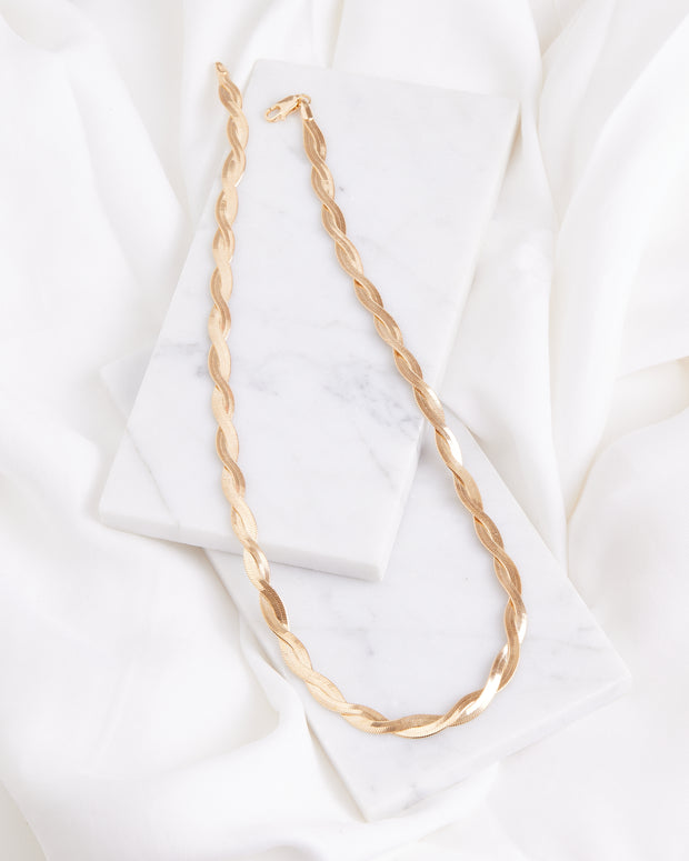 Twisted Herringbone Chain