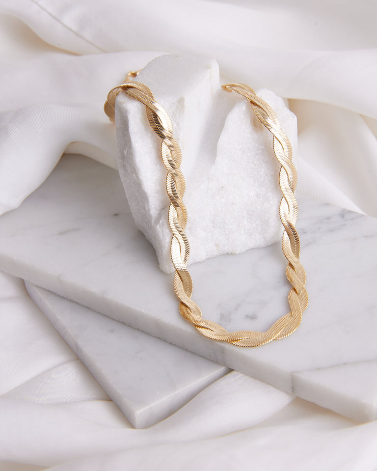 Twisted Herringbone Chain