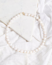 The Medium Pearl Short Necklace