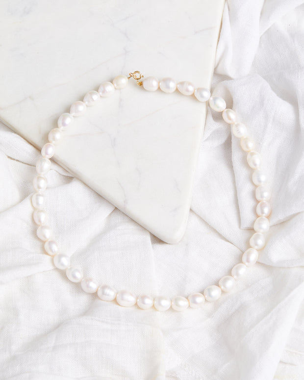 The Medium Pearl Short Necklace