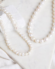 The Medium Pearl Short Necklace