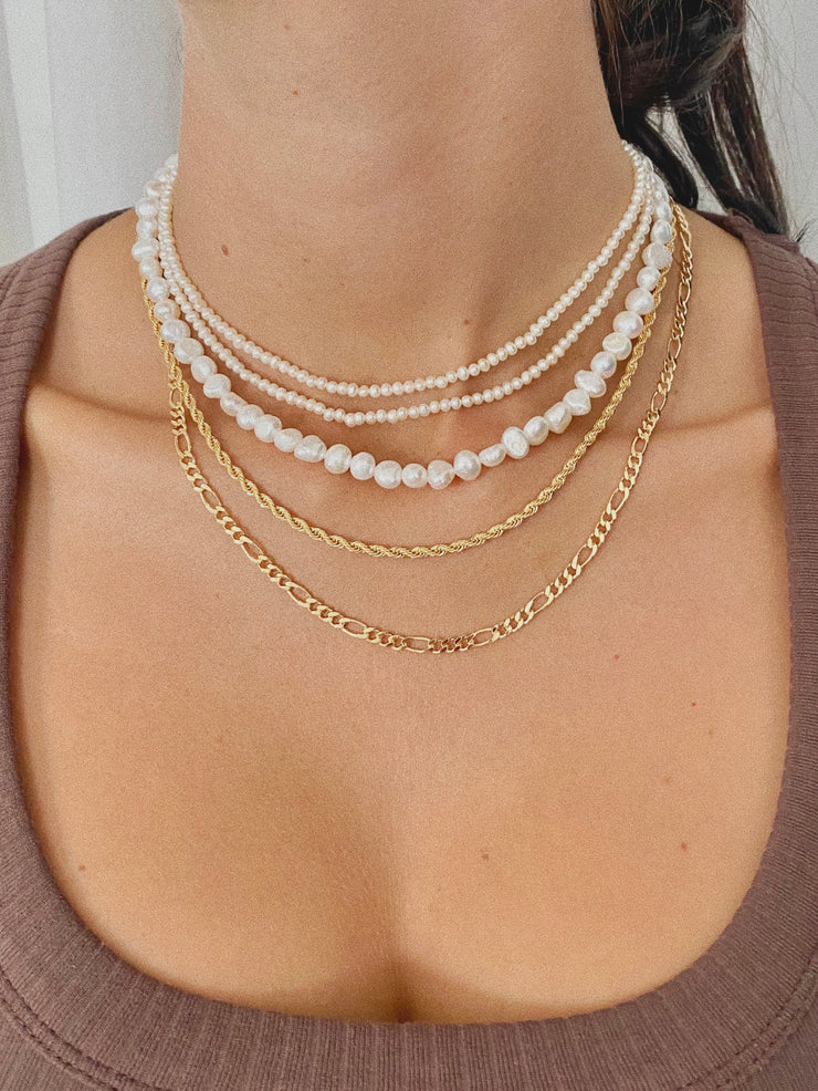 The Medium Pearl Short Necklace