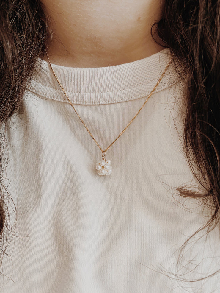 Flower Pearl Necklace