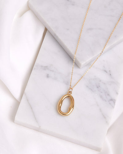 The Lizzie Pendant Necklace