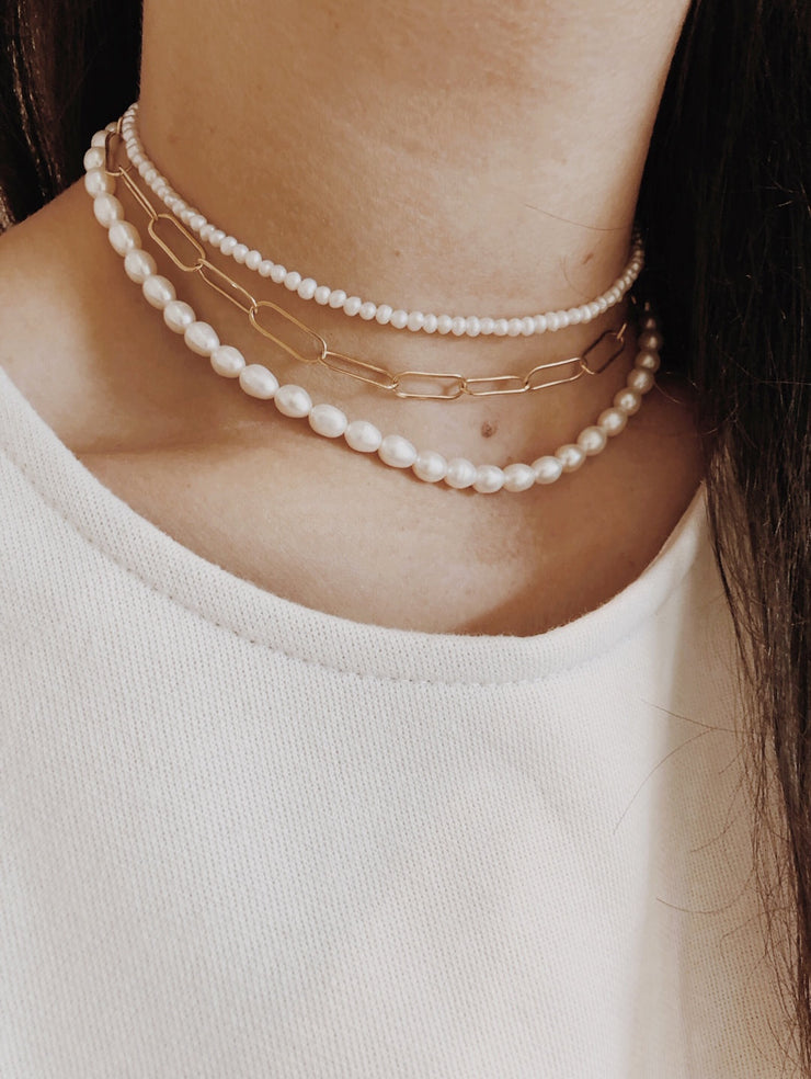 The Medium Pearl Short Necklace – FinerRings